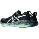 Tenis Asics Running NOVABLAST 5 LUXE Negro Hombre