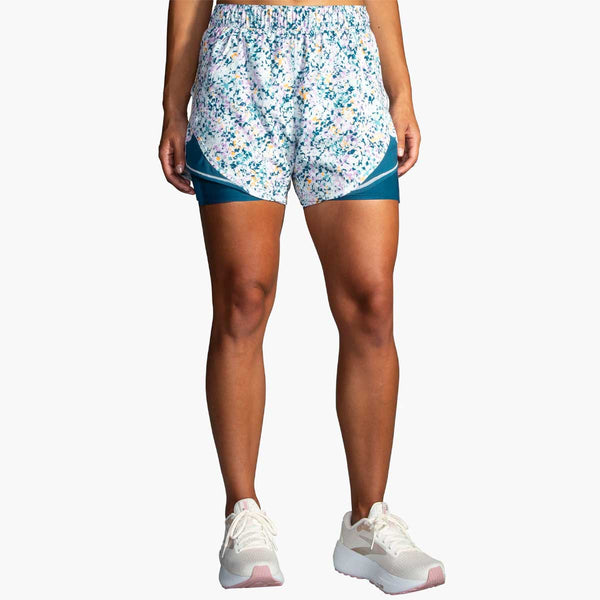 Short Deportiva Brooks Chaser 5 inch 2IN1 Blanco Azul Mujer