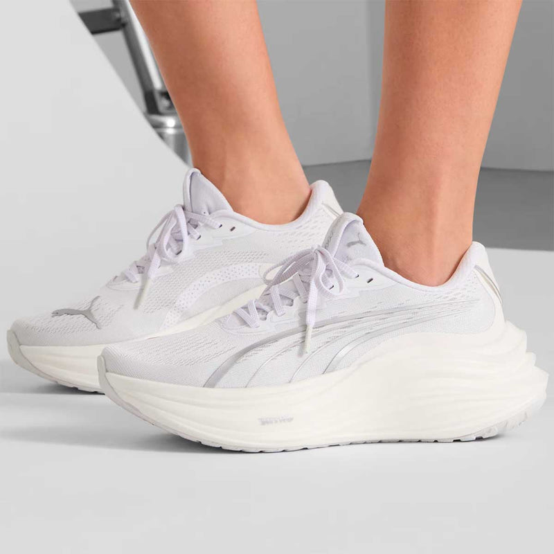 Tenis Puma MAGMAX NITRO Blanco Plata Mujer