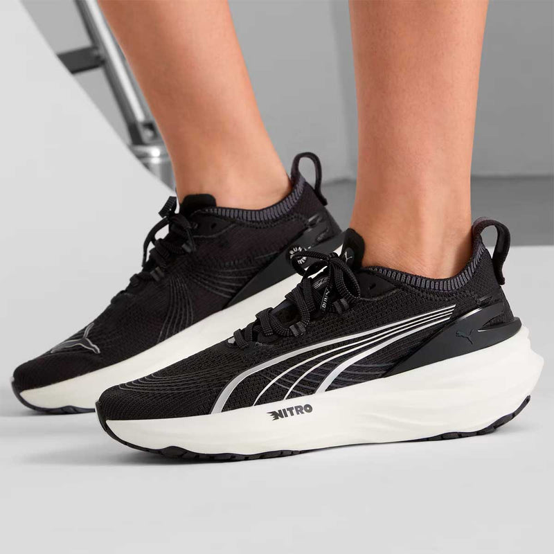 Tenis Puma FOREVERRUN NITRO 2 Negro Blanco Mujer