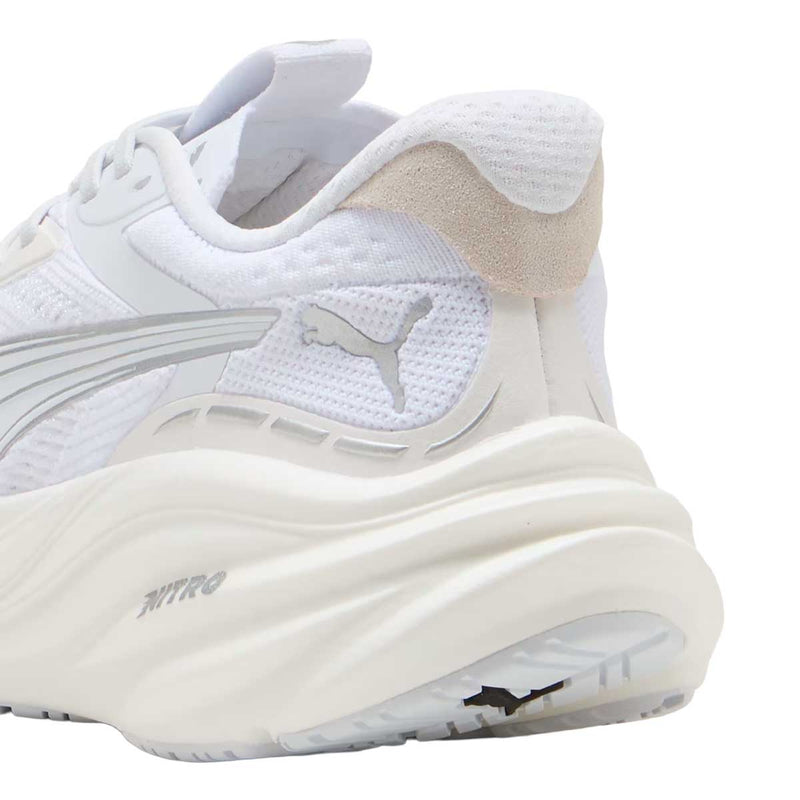 Tenis Puma Magnify NITRO 3 Blanco Beige Mujer