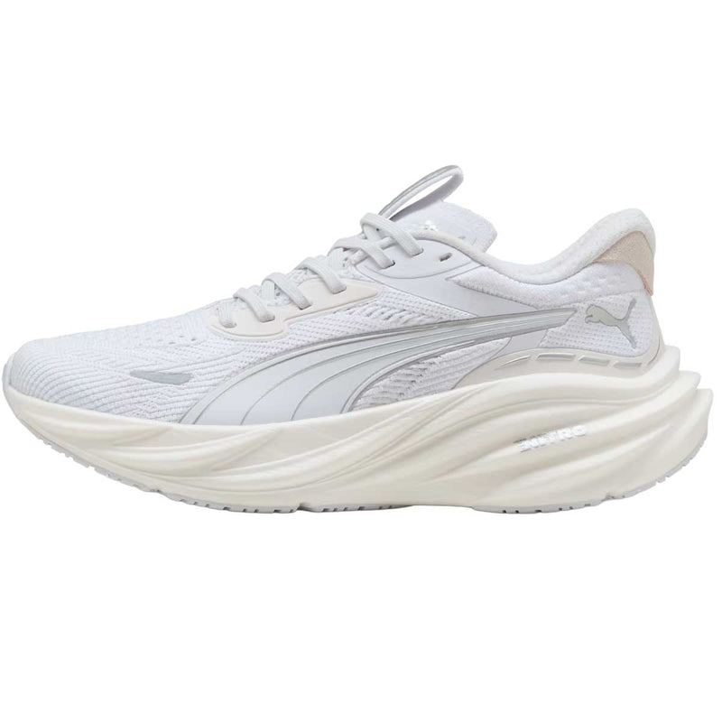 Tenis Puma Magnify NITRO 3 Blanco Beige Mujer