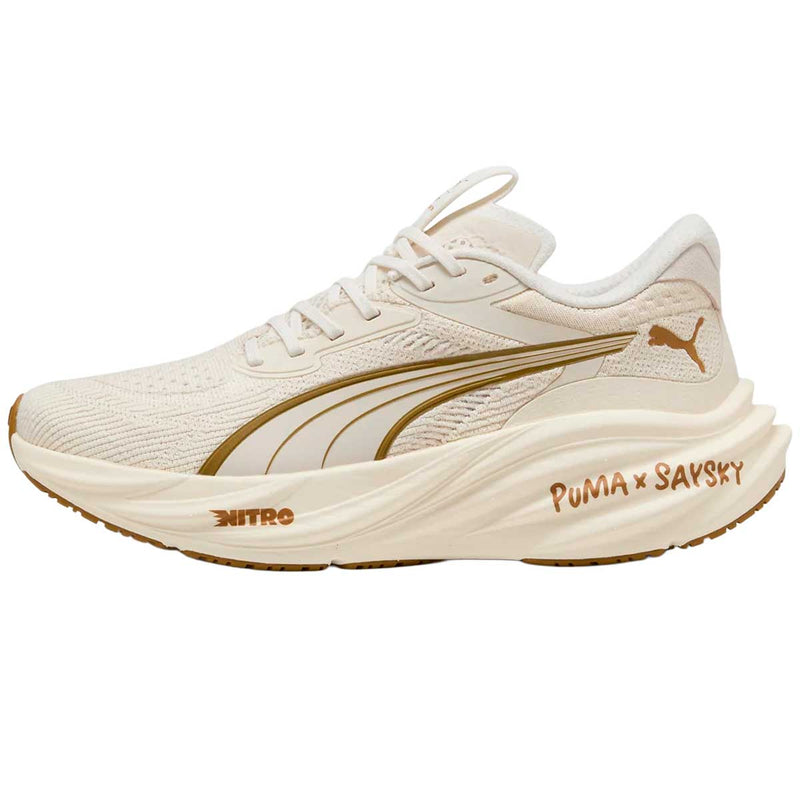 Tenis Running Magnify NITRO 3 Puma X Saysky Beige Mujer