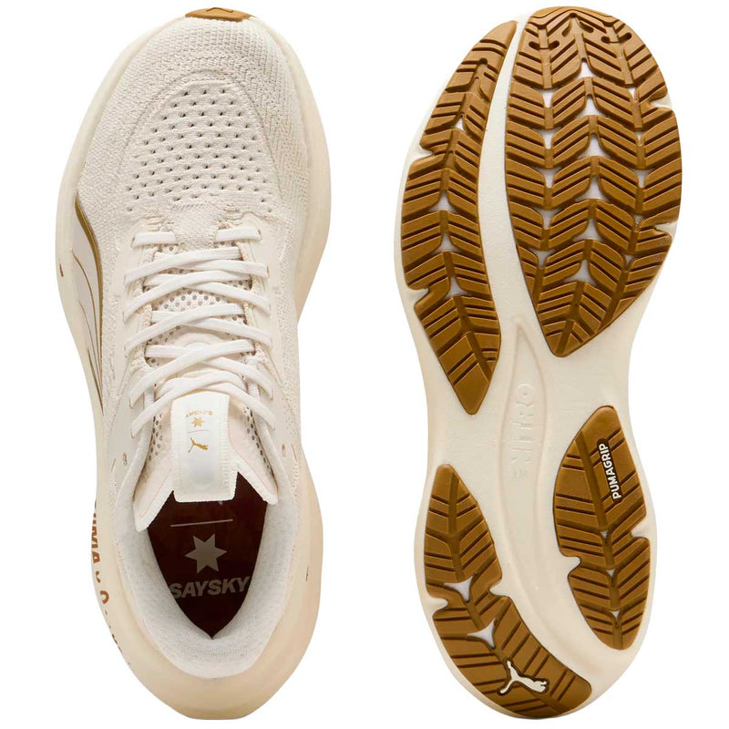 Tenis Running Magnify NITRO 3 Puma X Saysky Beige Mujer