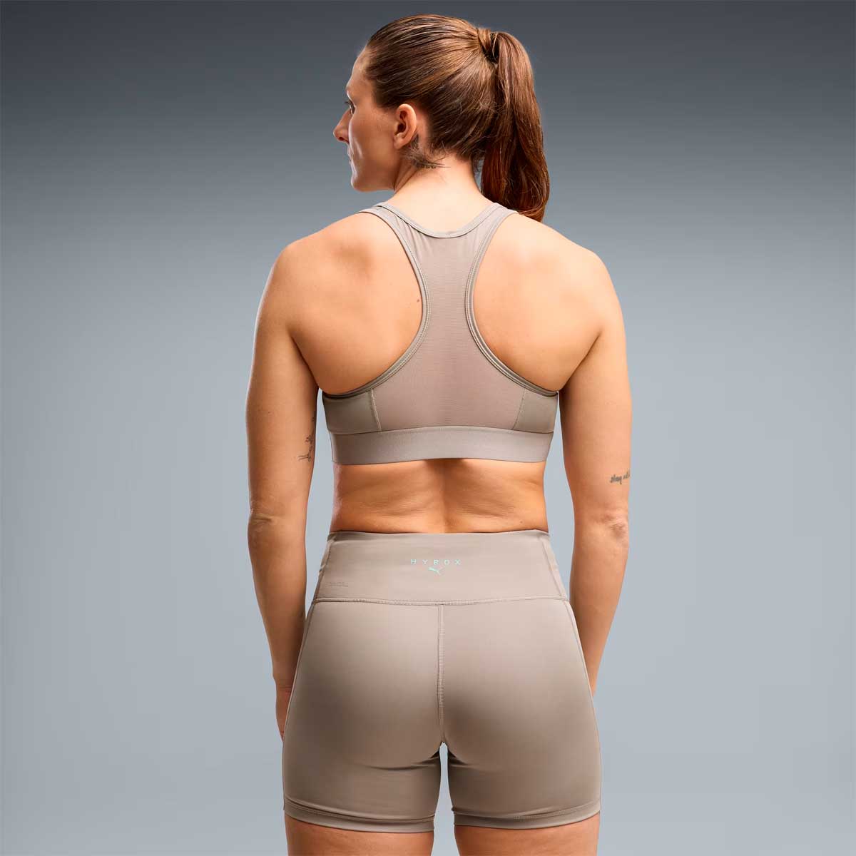 Top Deportivo Puma HYROX Mid Sports Bra Café Mujer