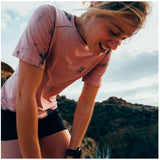 Playera Compressport Performance Eat My Dust! Zephyr Mujer