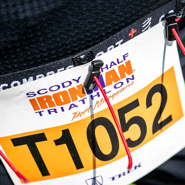 Porta Número Compressport Race Belt Blanco
