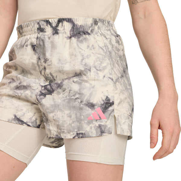 Short Deportivo Adidas Own The Run 2 in1 Spray Dye Mujer