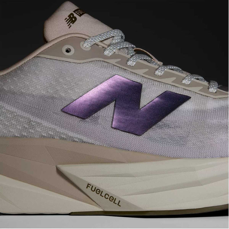 Tenis New Balance Running REBEL V5 Beige Café Hombre