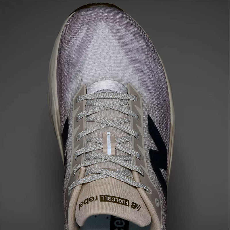 Tenis New Balance Running REBEL V5 Beige Café Hombre