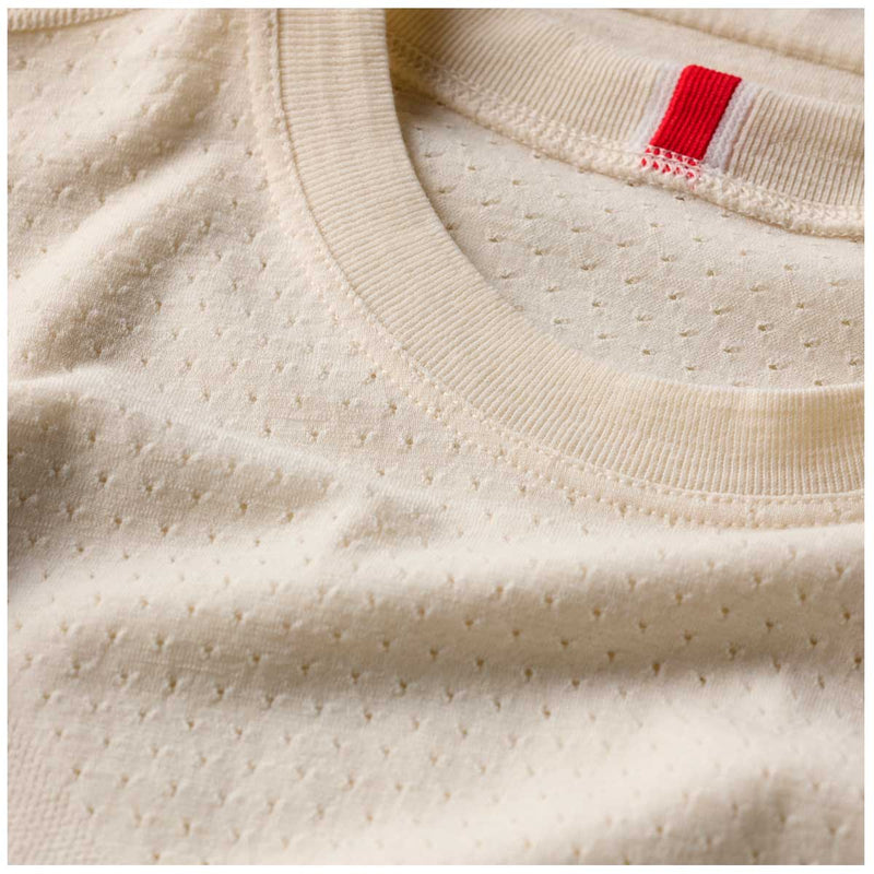 Playera Manga Larga Deportiva Tracksmith Brighton Ivory Hombre