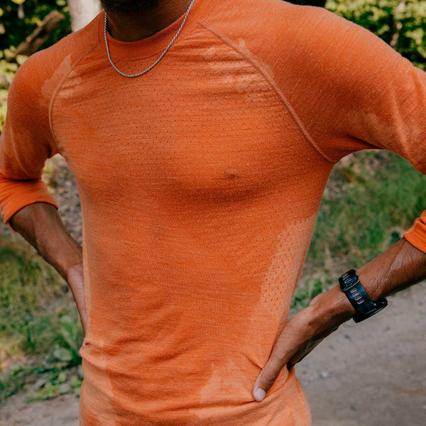 Playera Manga Larga Tracksmith Brighton Base Layer Coral Gold Hombre