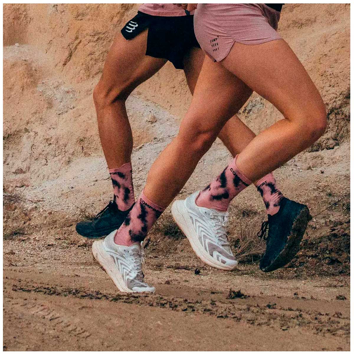 Calceta Compressport Pro Racing Socks V4.0 Run High Eat My Dust!