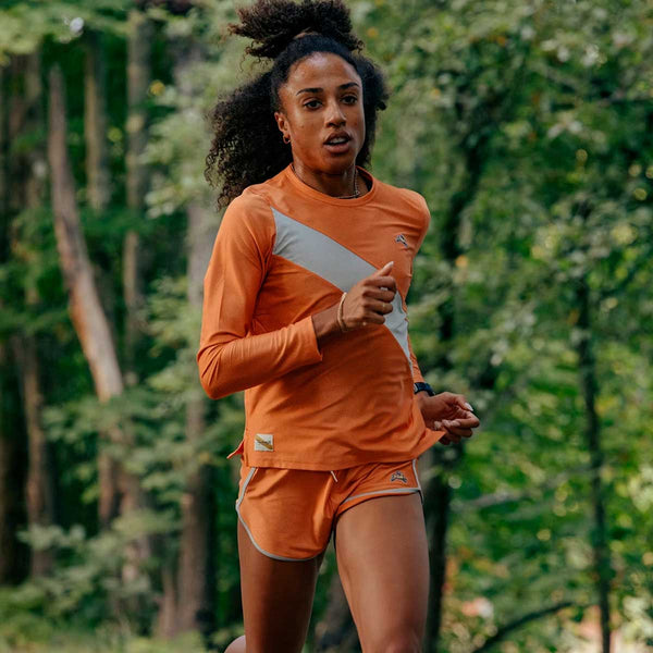 Playera Manga Larga Tracksmith Van Cortlandt Long Sleeve Coral Gold