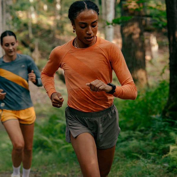 Playera Manga Larga Tracksmith Brighton Base Layer Coral Gold Mujer