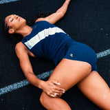 Playera Deportiva Tracksmith Strata Singlet Navy Dorado Mujer