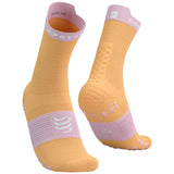 Calceta Compressport Pro Racing Socks V4.0 Run High Orange Pink