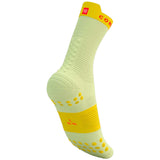 Calceta Compressport Pro Racing Socks V4.0 Run High Yellow