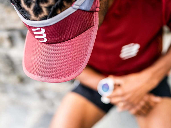 Visera Compressport Ultra ligera Guindo