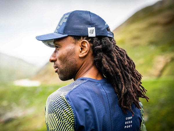 Gorra Trucker Compressport Azul Marino