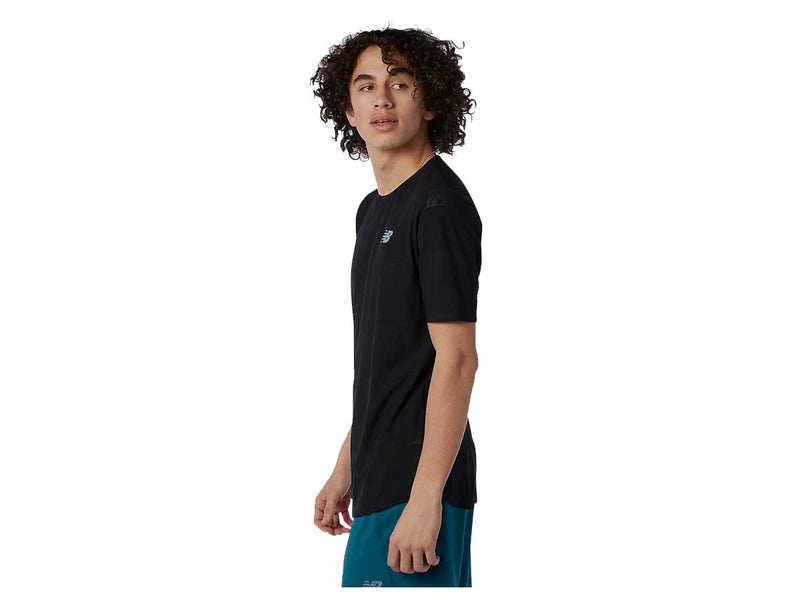 Playera Deportiva New Balance Q Speed Jacquard Negro