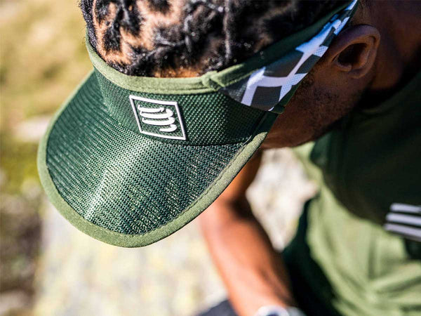 Visera Deportiva Compressport Spiderweb ultraligera Verde