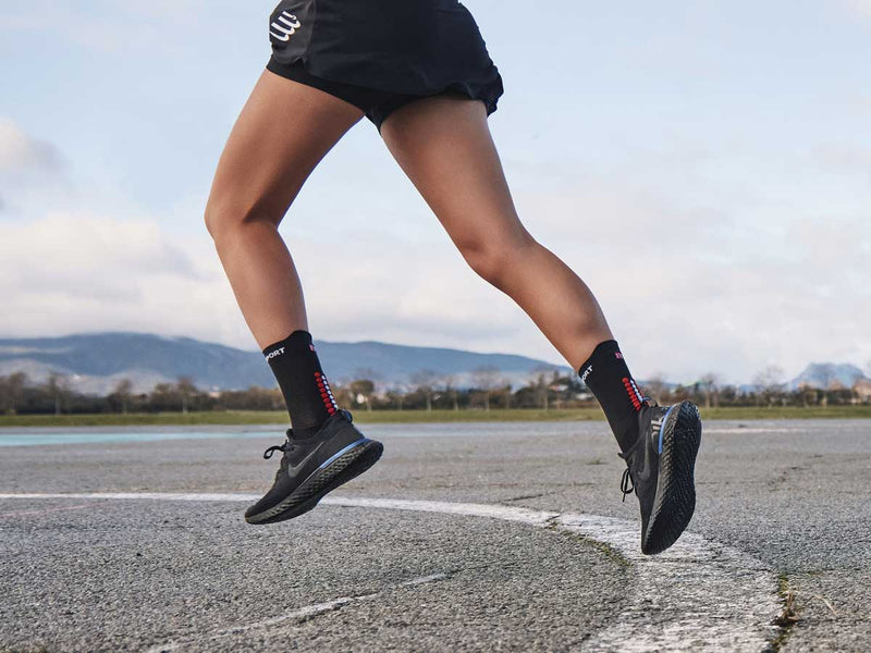 Calceta Compressport PRO RACING V4H Run High Negra