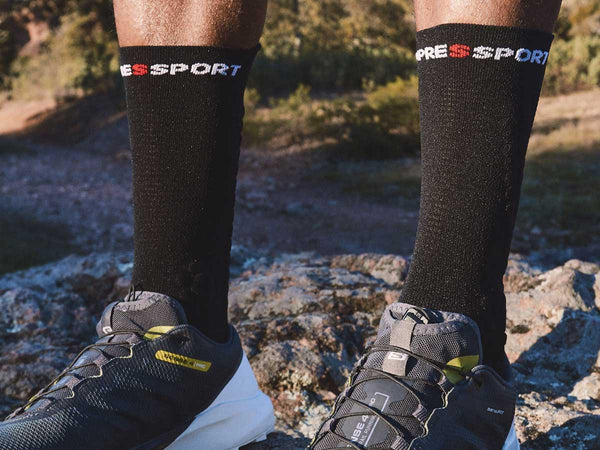 Calceta Deportiva Compressport PRO RS V4 TRAIL Negro