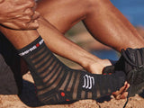 Calceta Compressport PRO RACING V4.0 UltraLight Run High Black